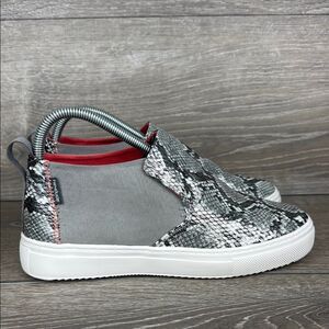 Hey Dude Peyton Snake Grey Women’s Sz 7 Python Print Pull On Ankle Boot Shoes